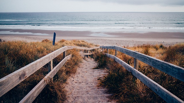pathway-1149113_640